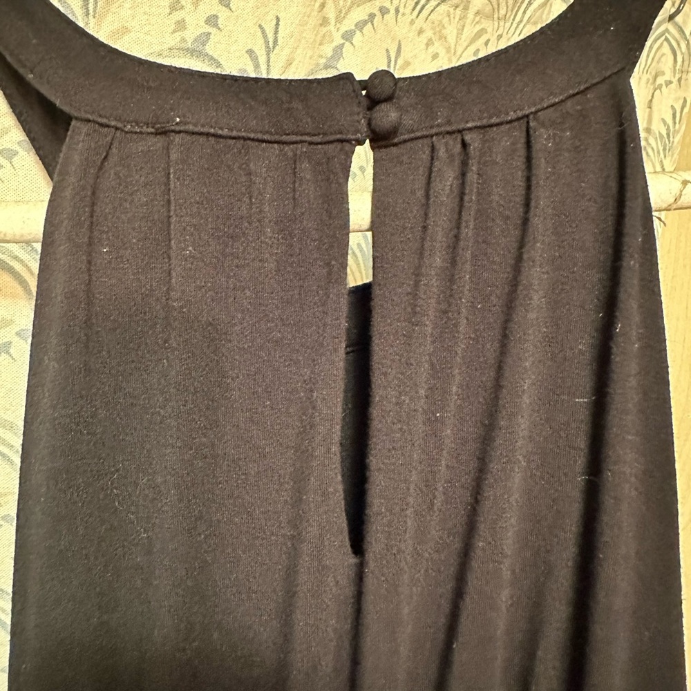 Women’s simple black dress!